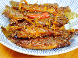 cá chỉ vàng kho