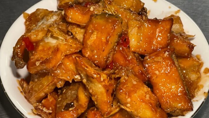 cá dứa chiên giấm đường