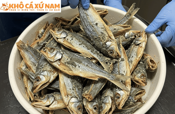 xử lý cá khô bị mốc